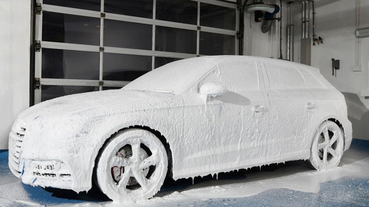 Бесконтактная мойка автомобиля