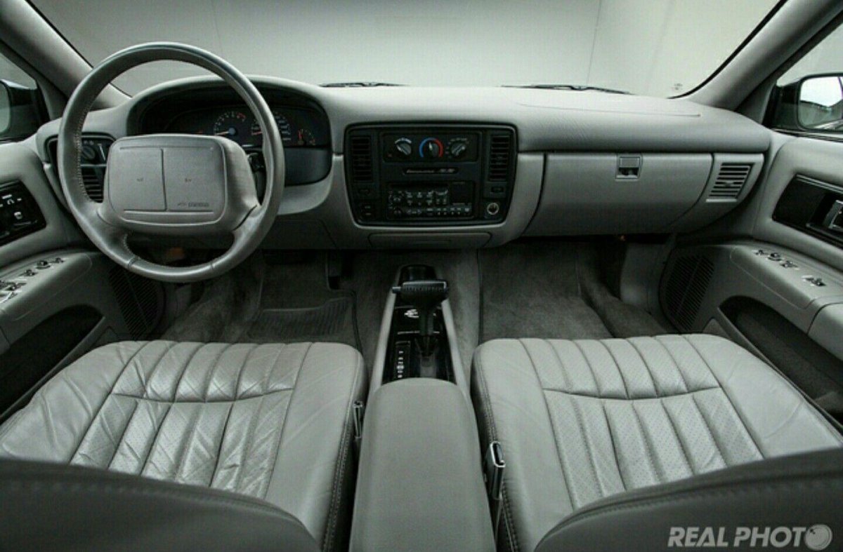 Chevrolet Impala SS 1996 салон