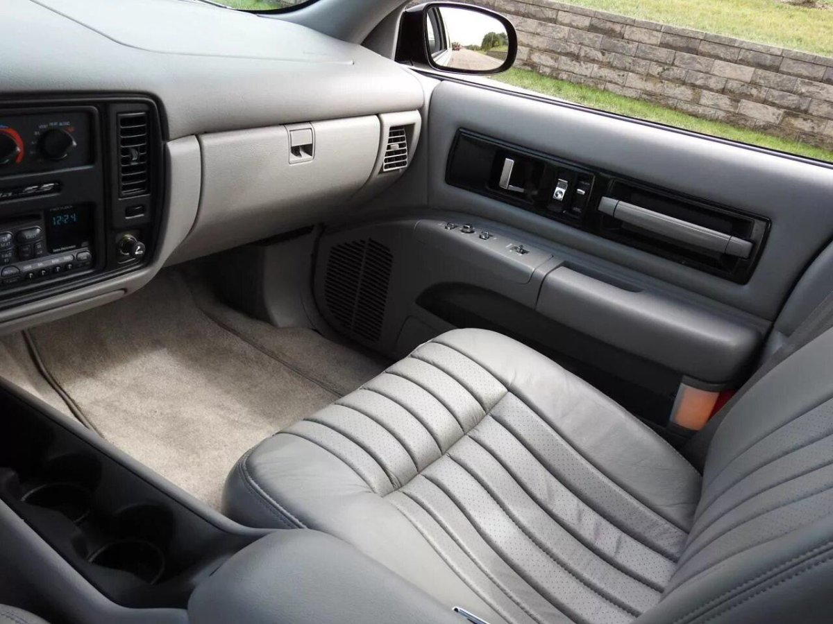 Chevrolet Impala SS 1996 салон