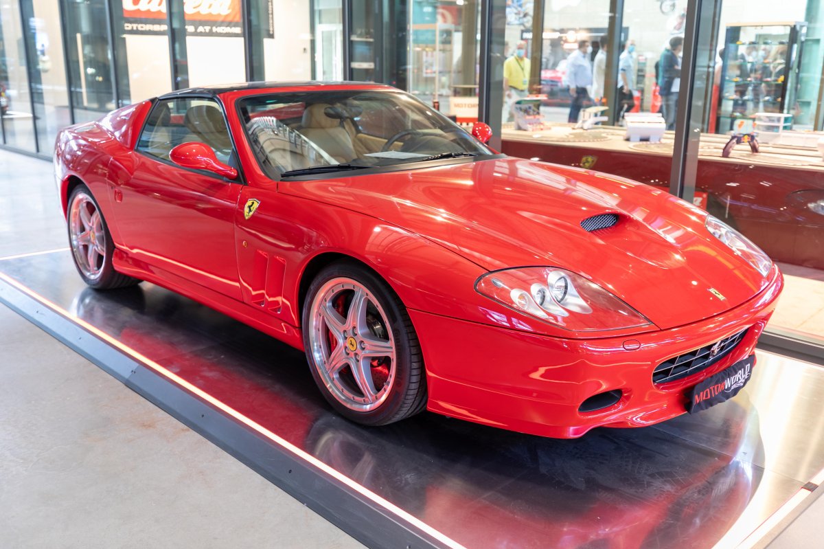 Ferrari 575 Superamerica Yellow