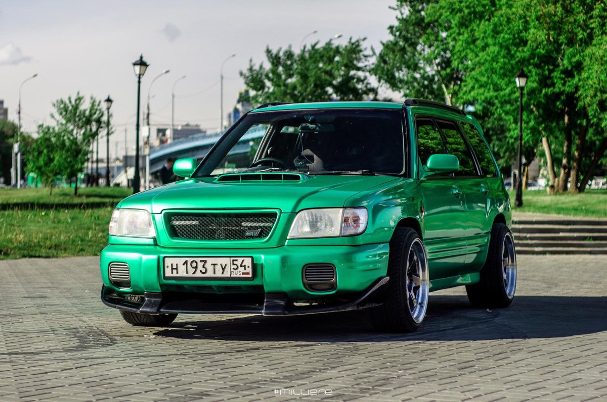 Subaru Forester sf5 зеленый