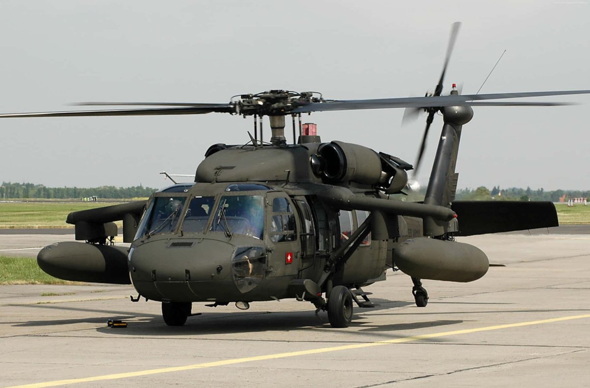 Вертолёт uh-60 Black Hawk