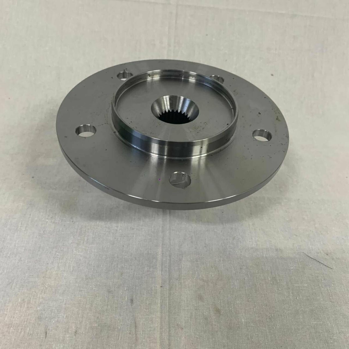 Ступица переднего колеса 2123-3103014