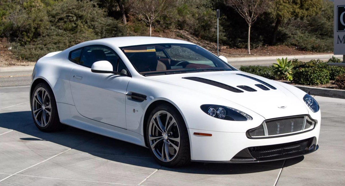 Aston Martin v12 Vantage