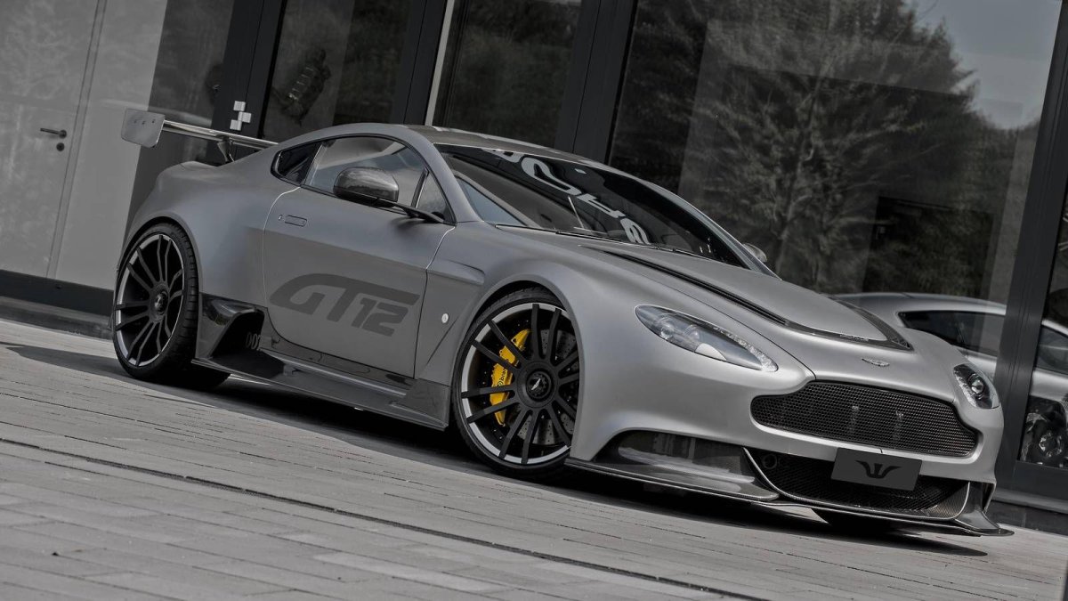 Астон Мартин Vantage gt 12