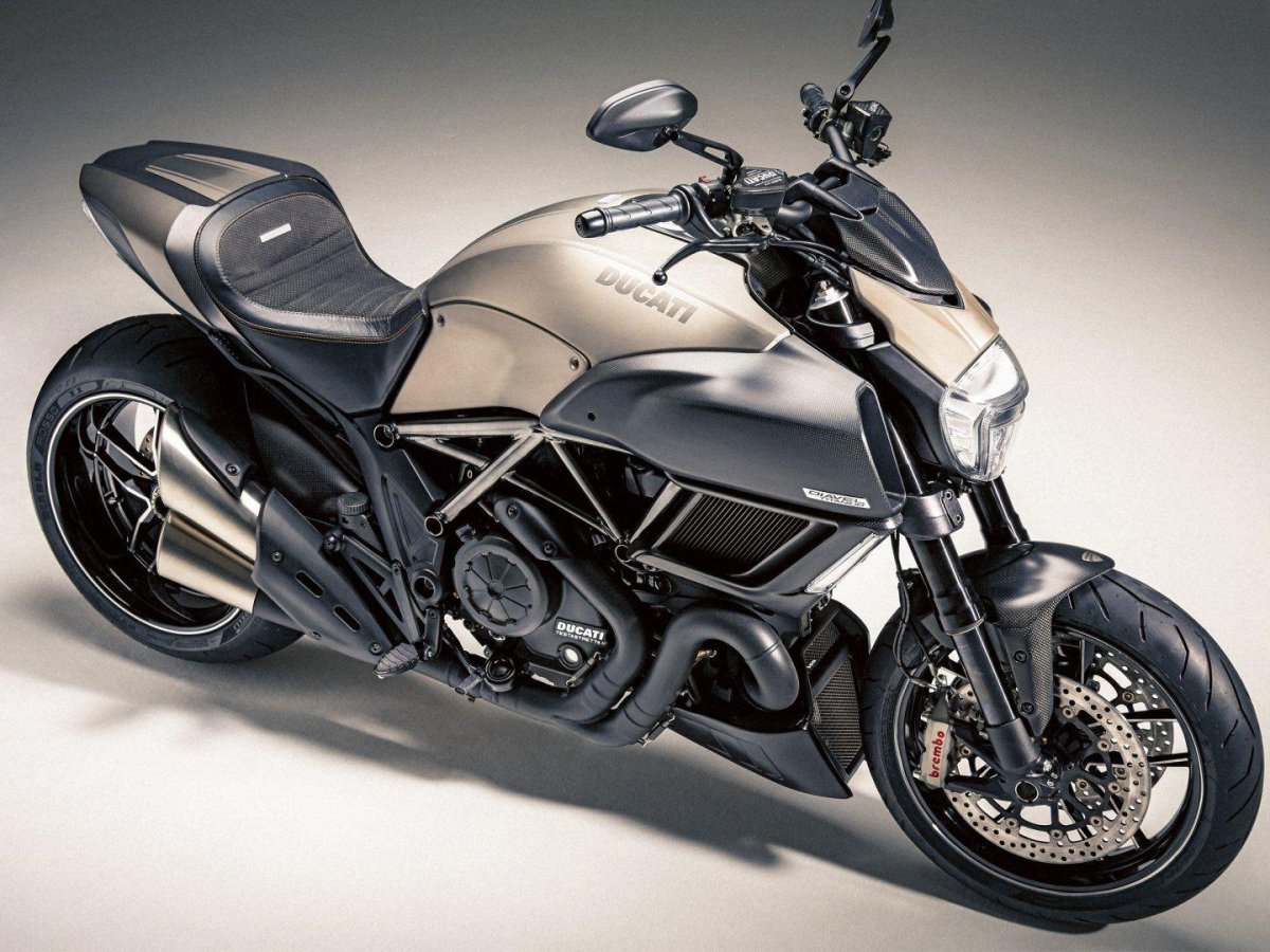 Ducati Diavel Titanium