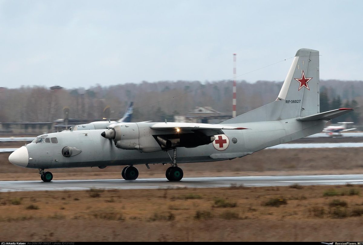 Реанимационно-операционный самолет АН-26м спасатель