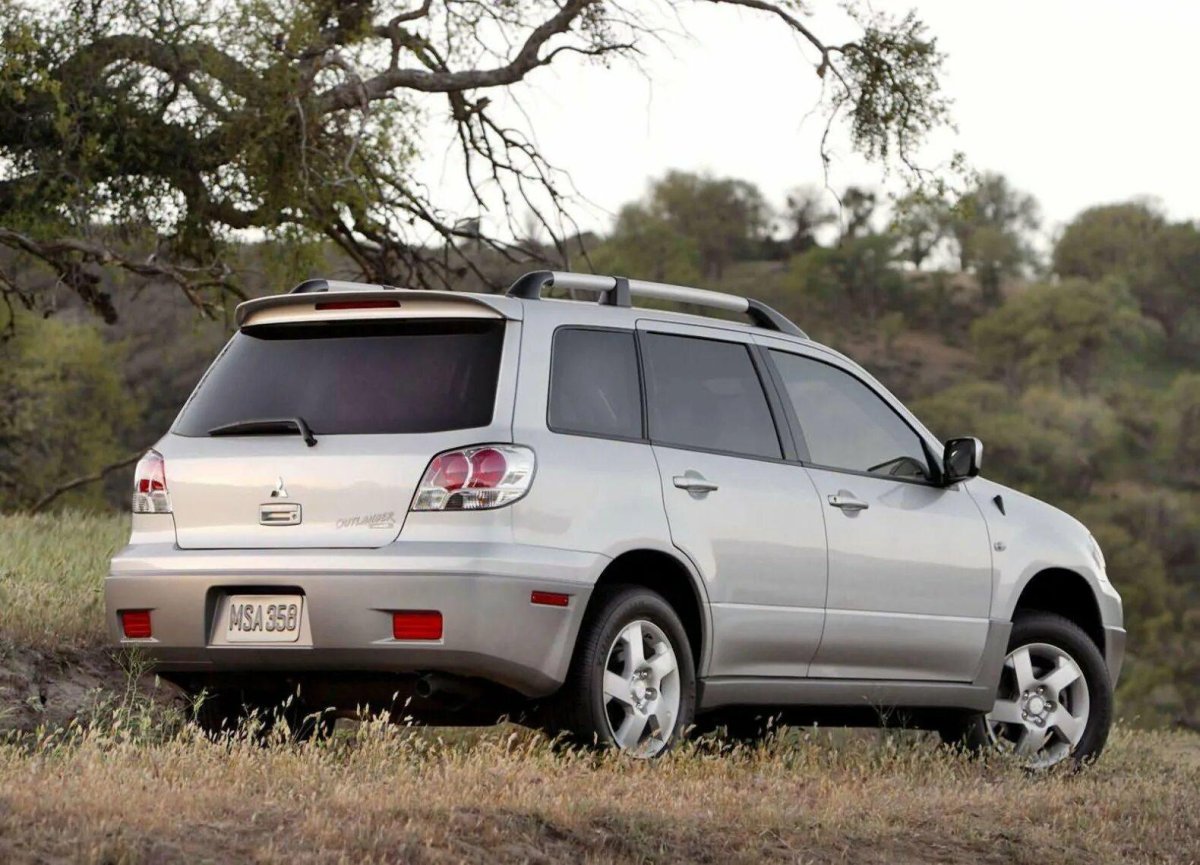Митсубиси Аутлендер 2003