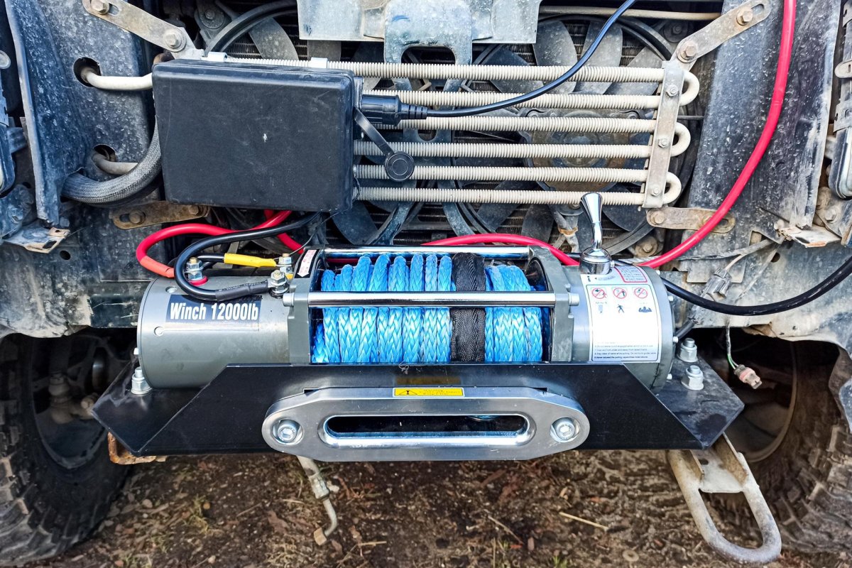 Лебёдка электрическая 12v на УАЗ Патриот