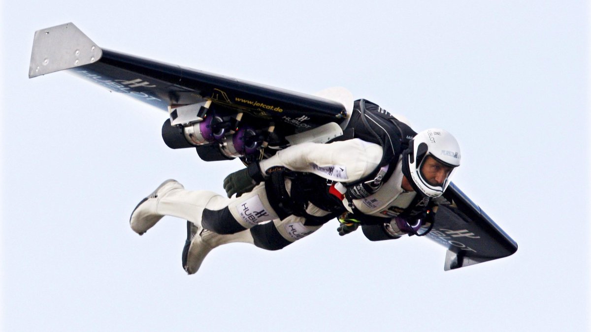 Ив Росси реактивный ранец