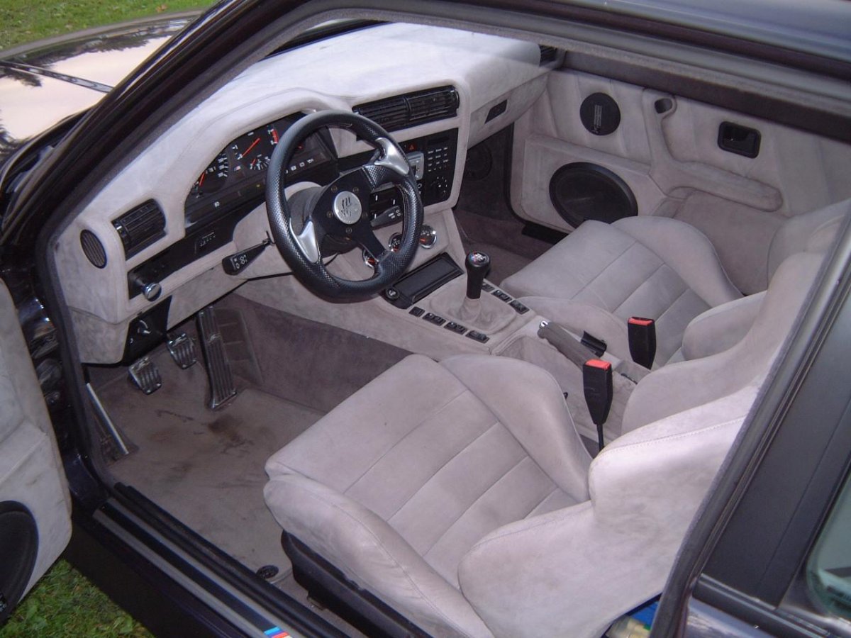 Белый салон БМВ е34