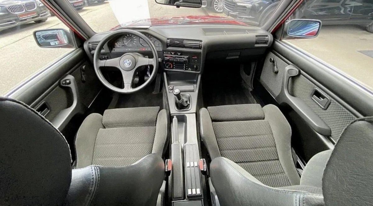 БМВ 1985 салон