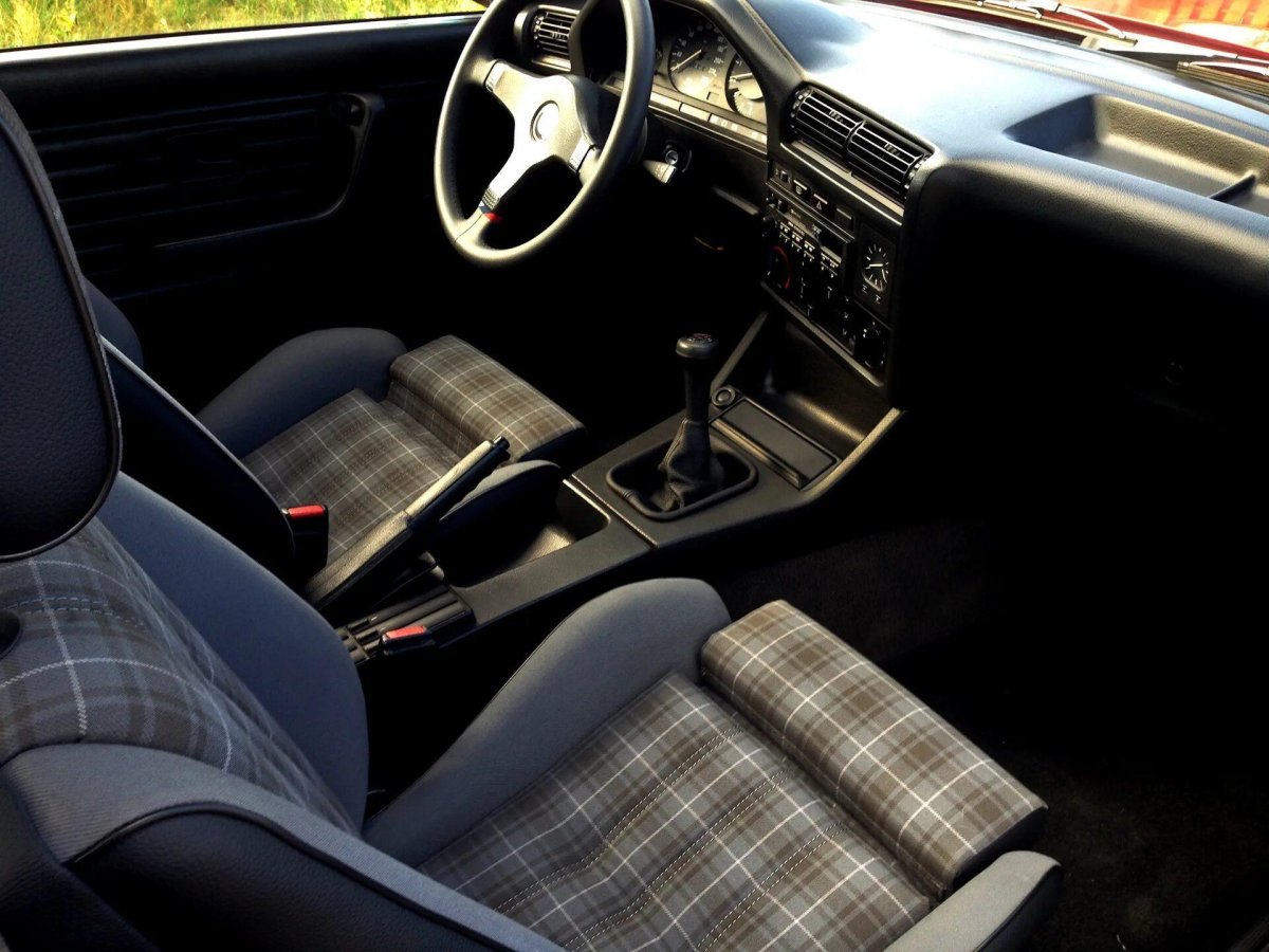 БМВ 3 е30 салон