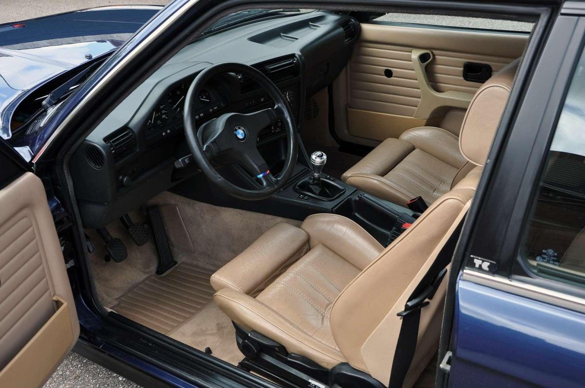 Бежевый салон BMW e30