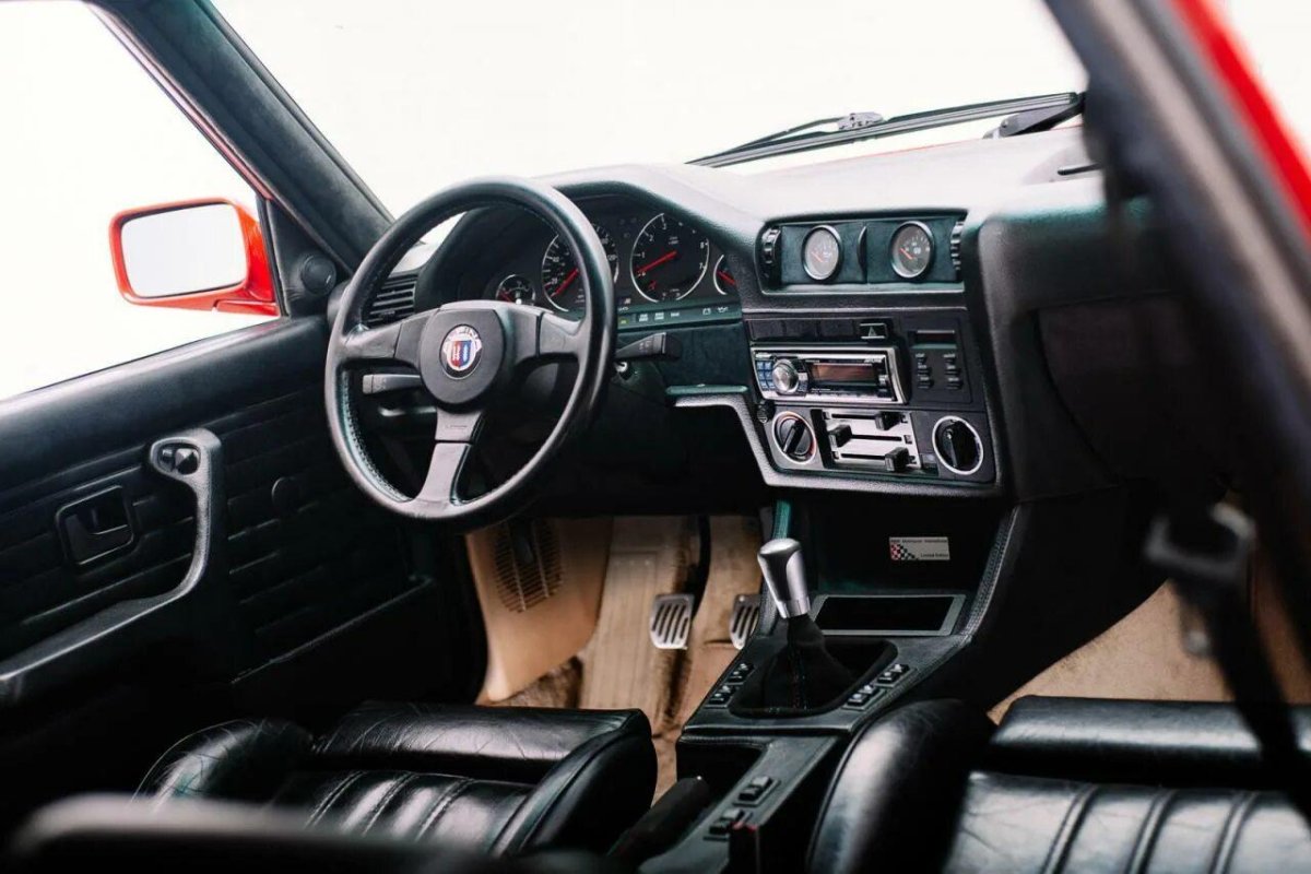 BMW e30 Alpina салон