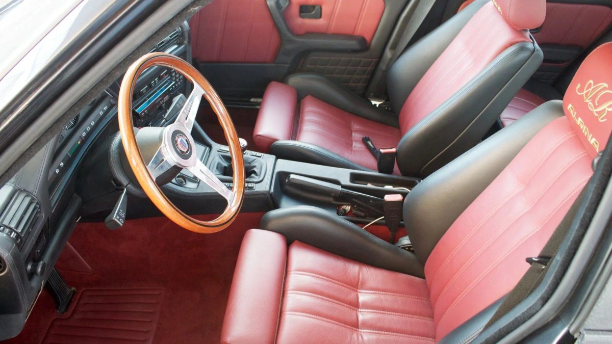 BMW e30 Alpina салон