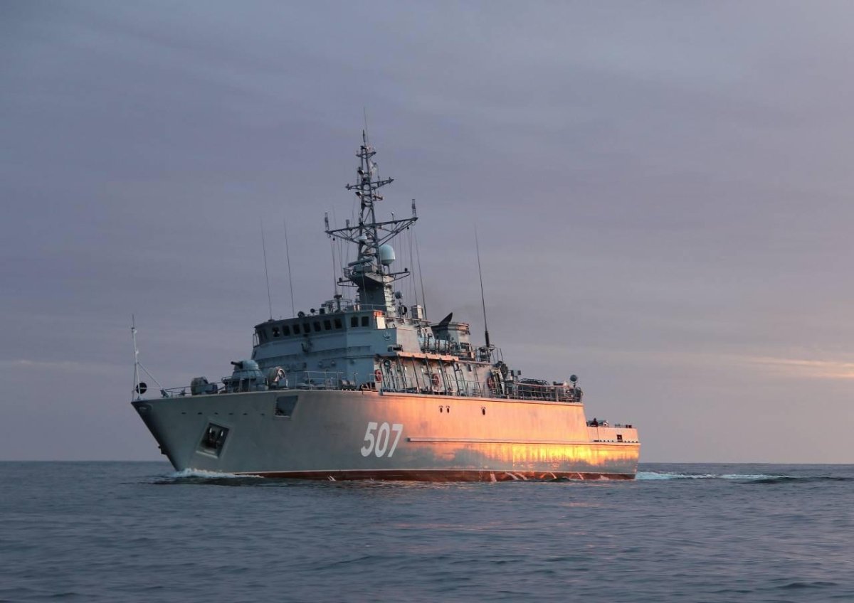 Тральщик 12700 александрит