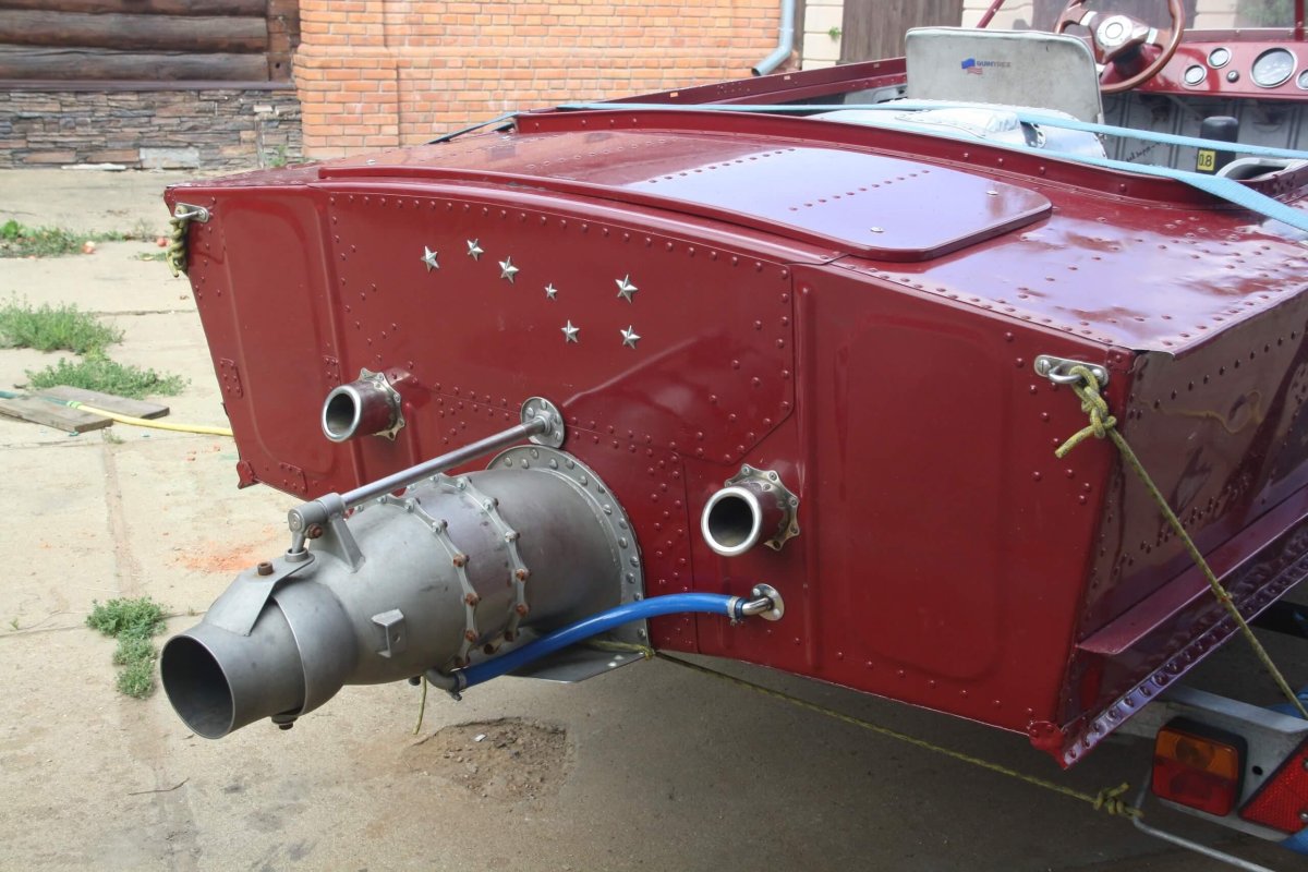 Катер Прогресс на водомете