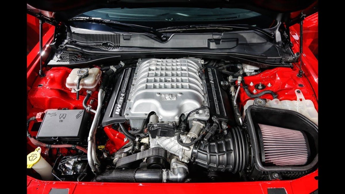 Мотор Додж Челленджер