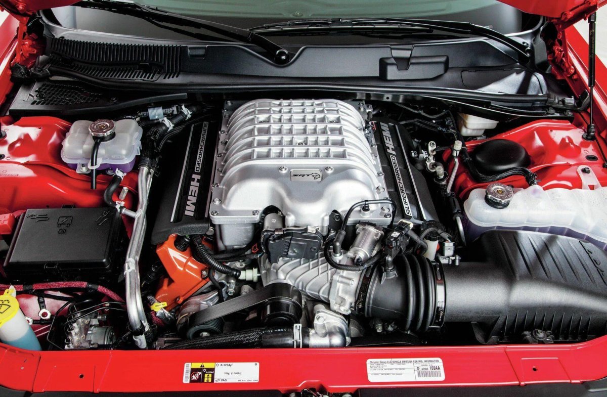 V8 двигатель dodge Challenger