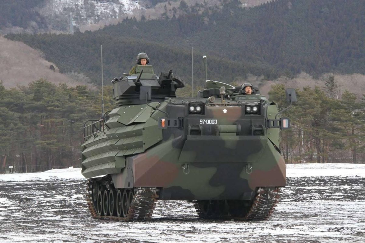Амфибия aav7