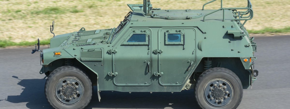 Броневик Komatsu Lav