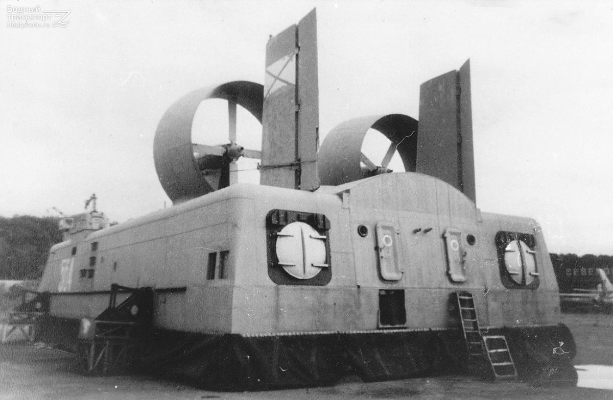 Десантные катера на воздушной подушке проекта 1206