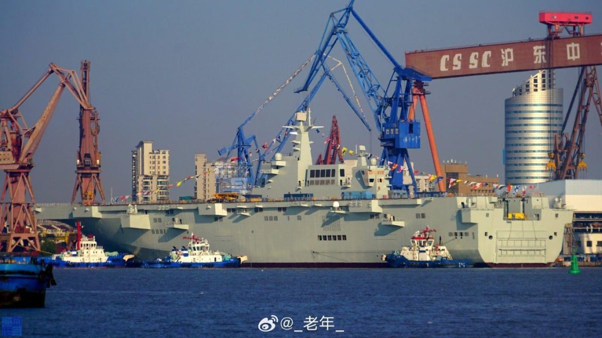 Универсальный десантный корабль проекта 075 Китай