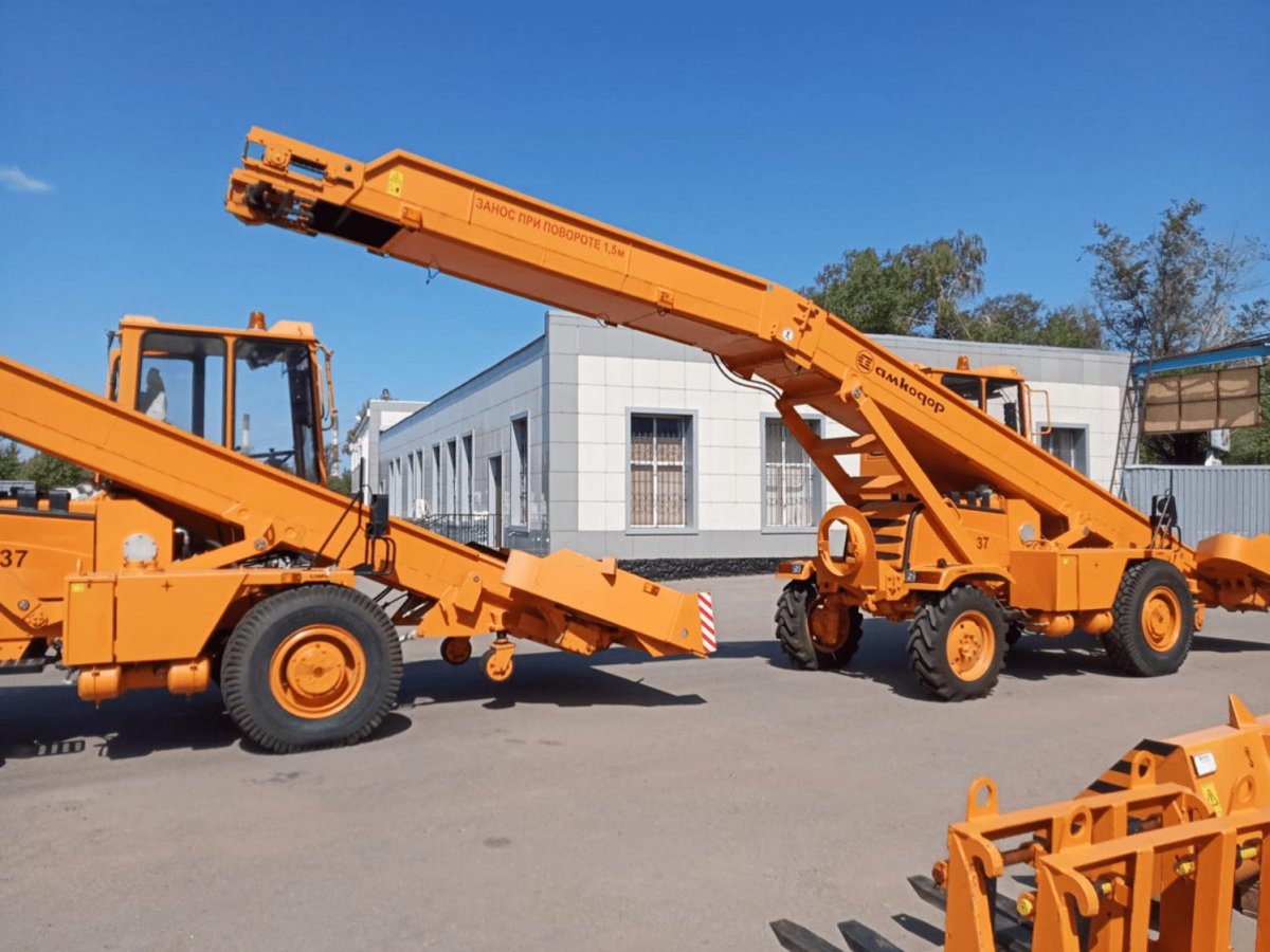 Снегопогрузчик Амкодор 37