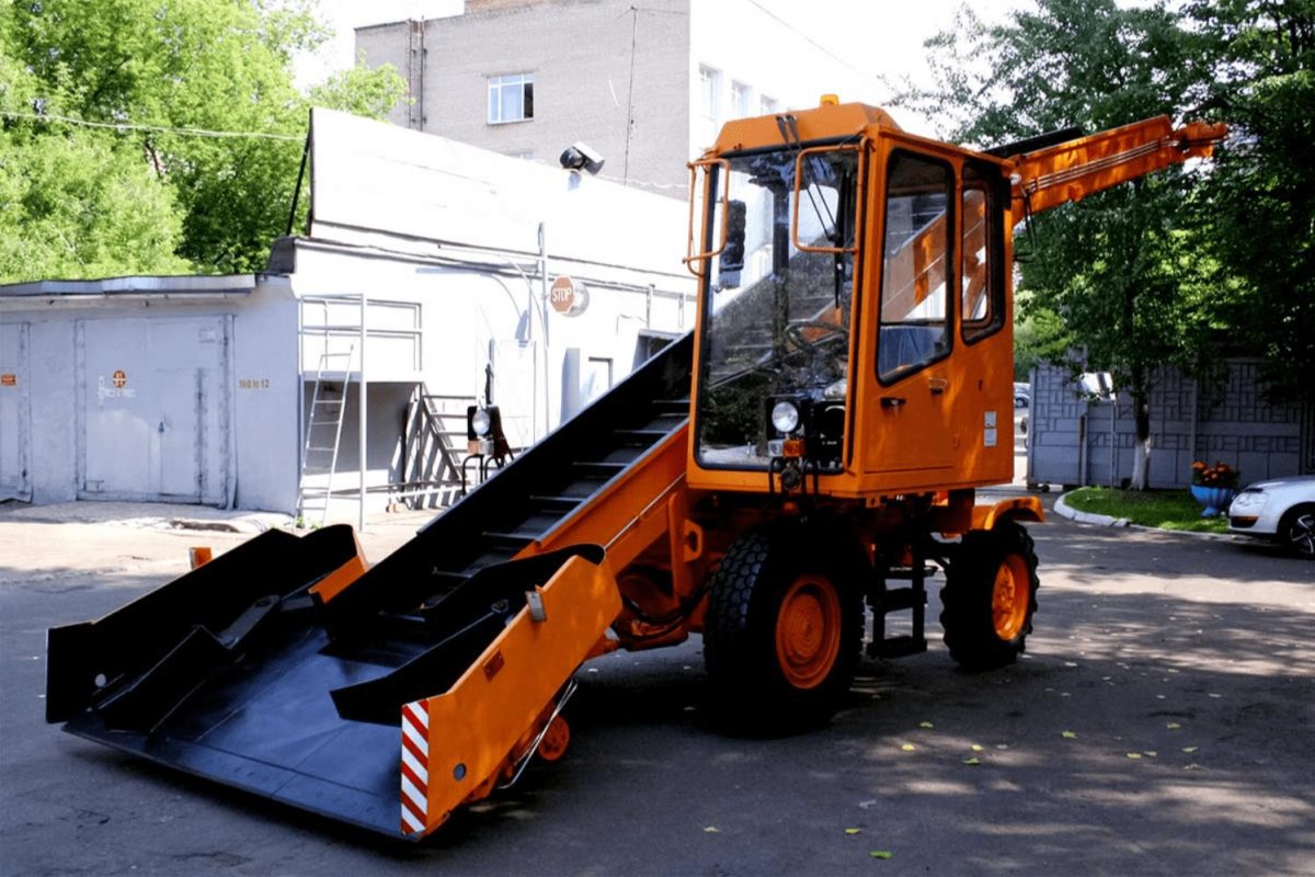 Машина погрузочная универсальная Амкодор 37