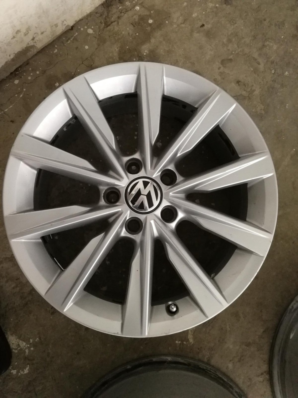 Штатные диски r17 Пассат б7