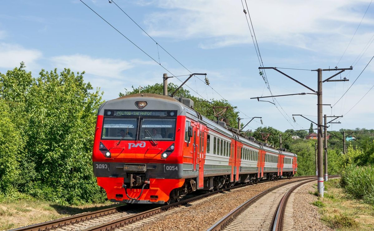 Электропоезд эд9э