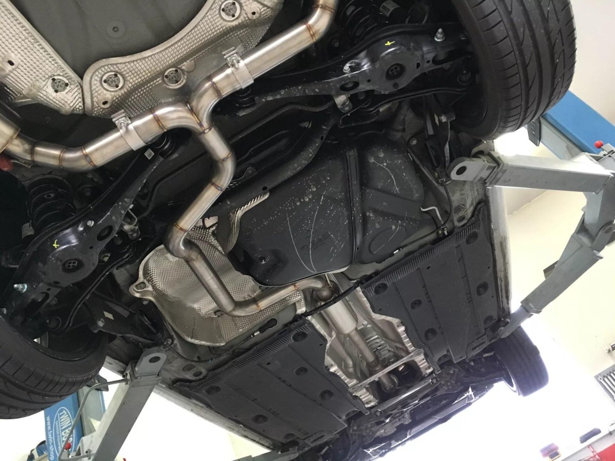 Skoda Octavia a5 RS снизу