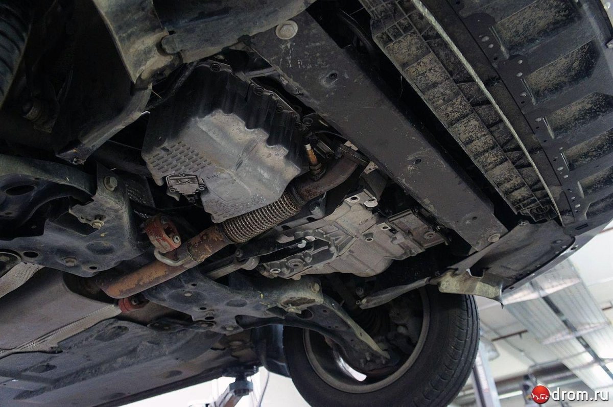 Шкода Рапид снизу