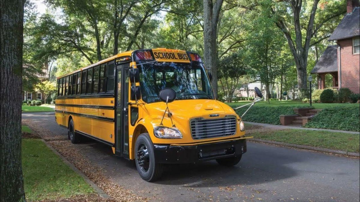 Томас .школьный автобус