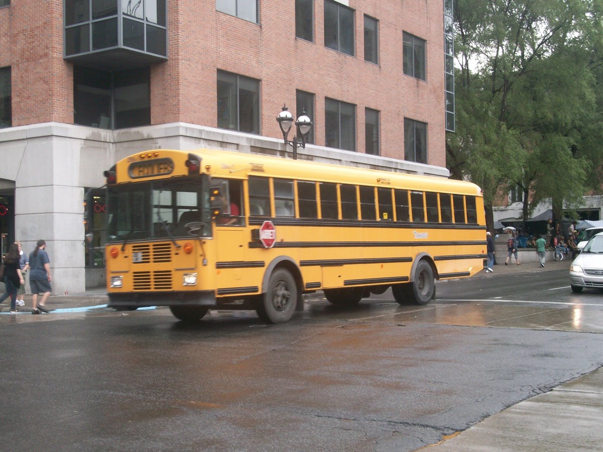 Автобус Монреаля