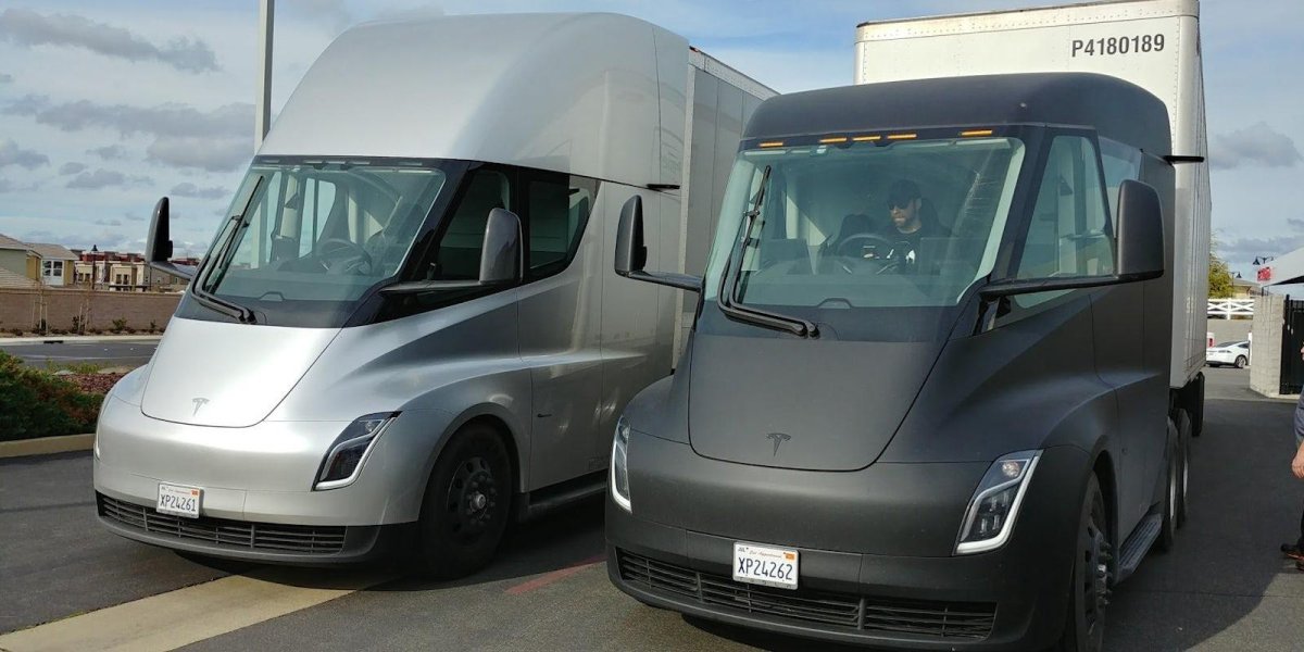 Тягач Tesla Semi