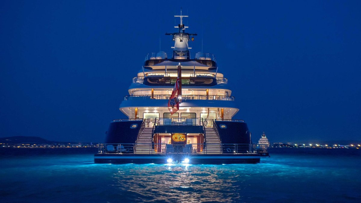 Яхта Lurssen tis