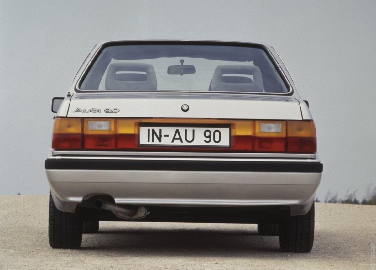 Ауди 90 b2