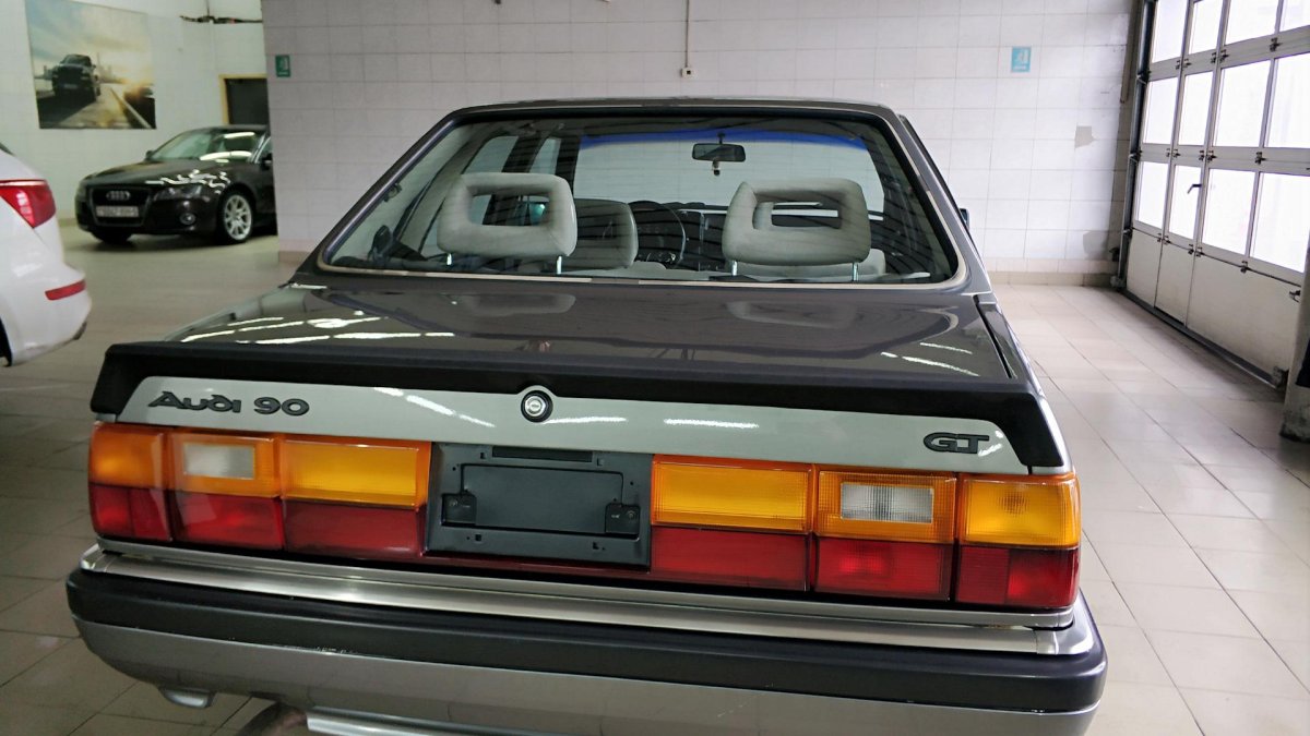 Ауди 90 b2