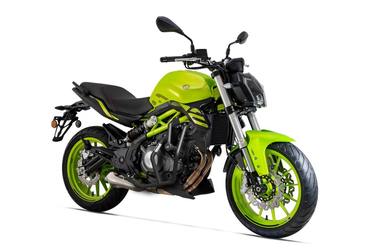 Мотоцикл Бенелли ТНТ 300