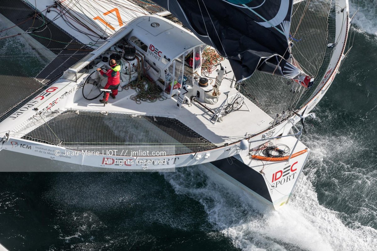 IDEC Sport тримаран