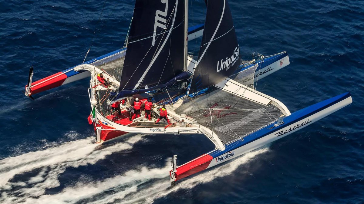 Катамаран Мазератти