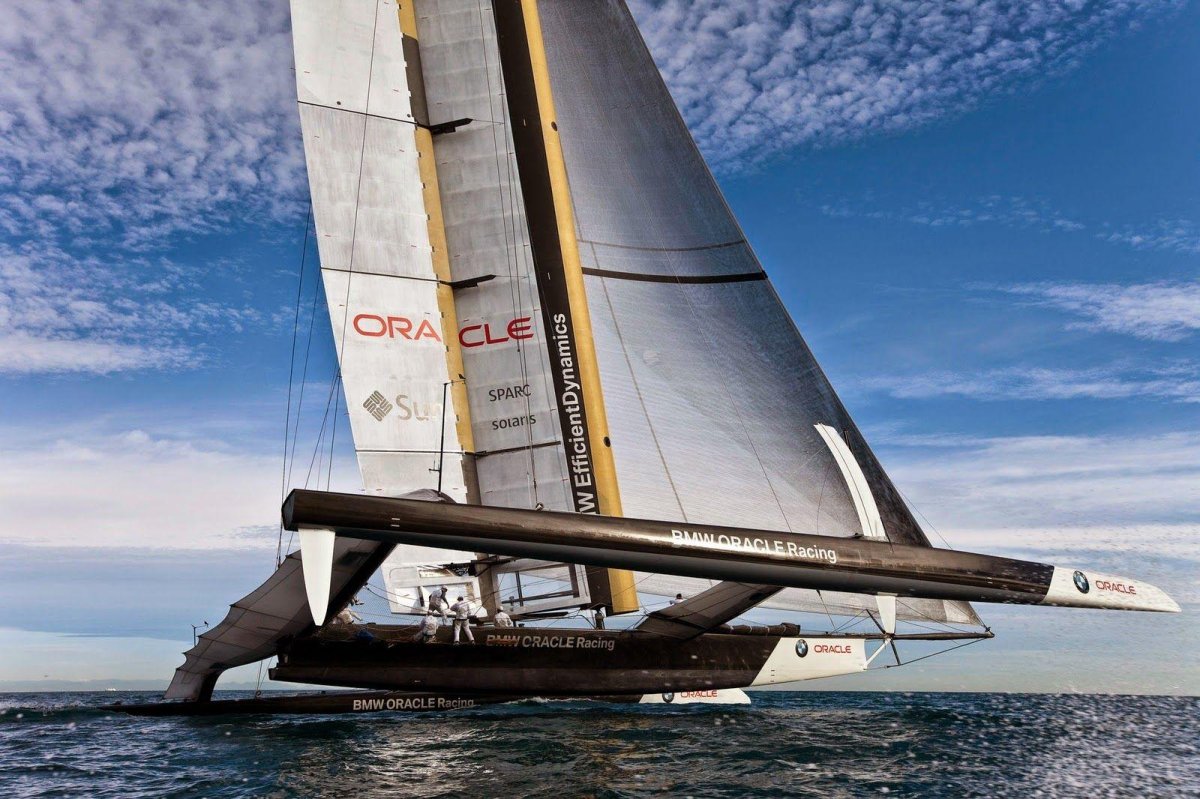 Яхта тримаран