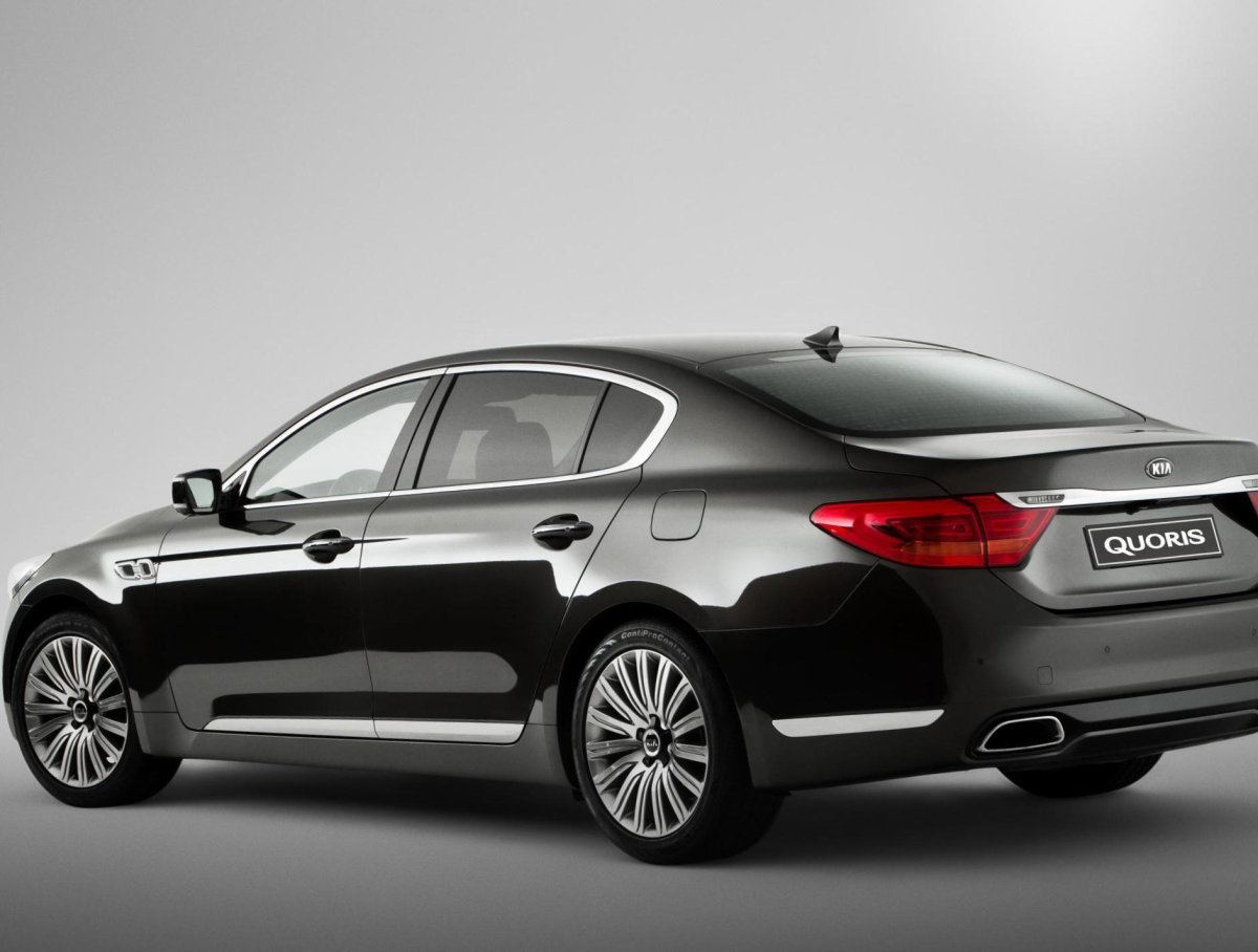 Киа Кворис 2022