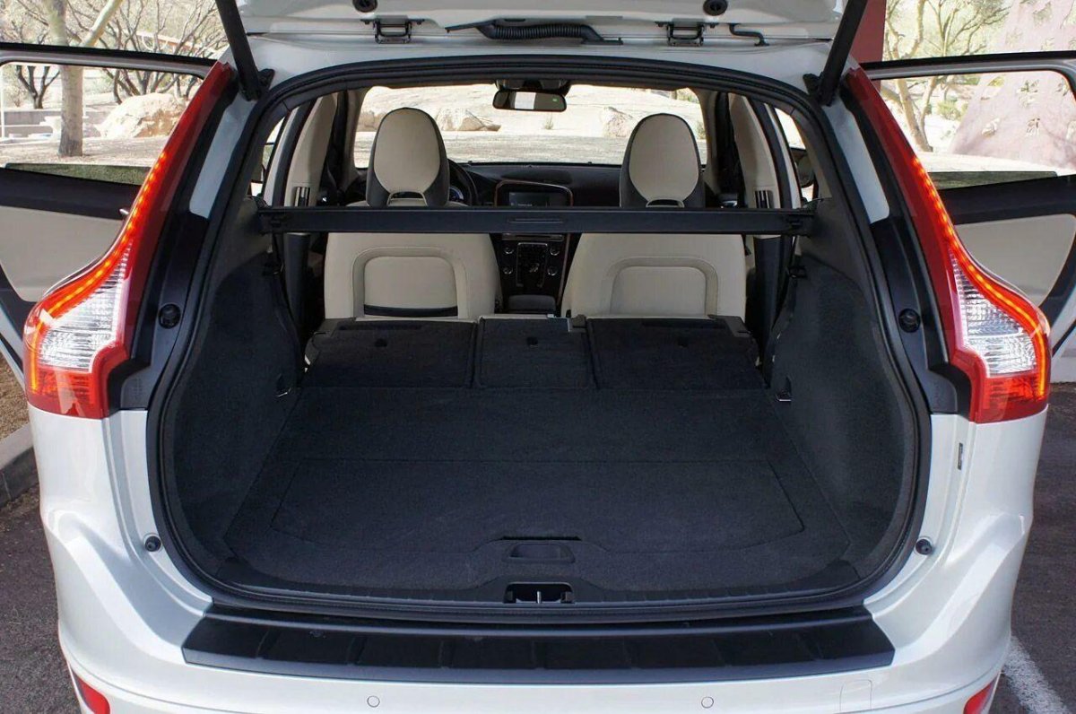 Багажник Вольво cx60