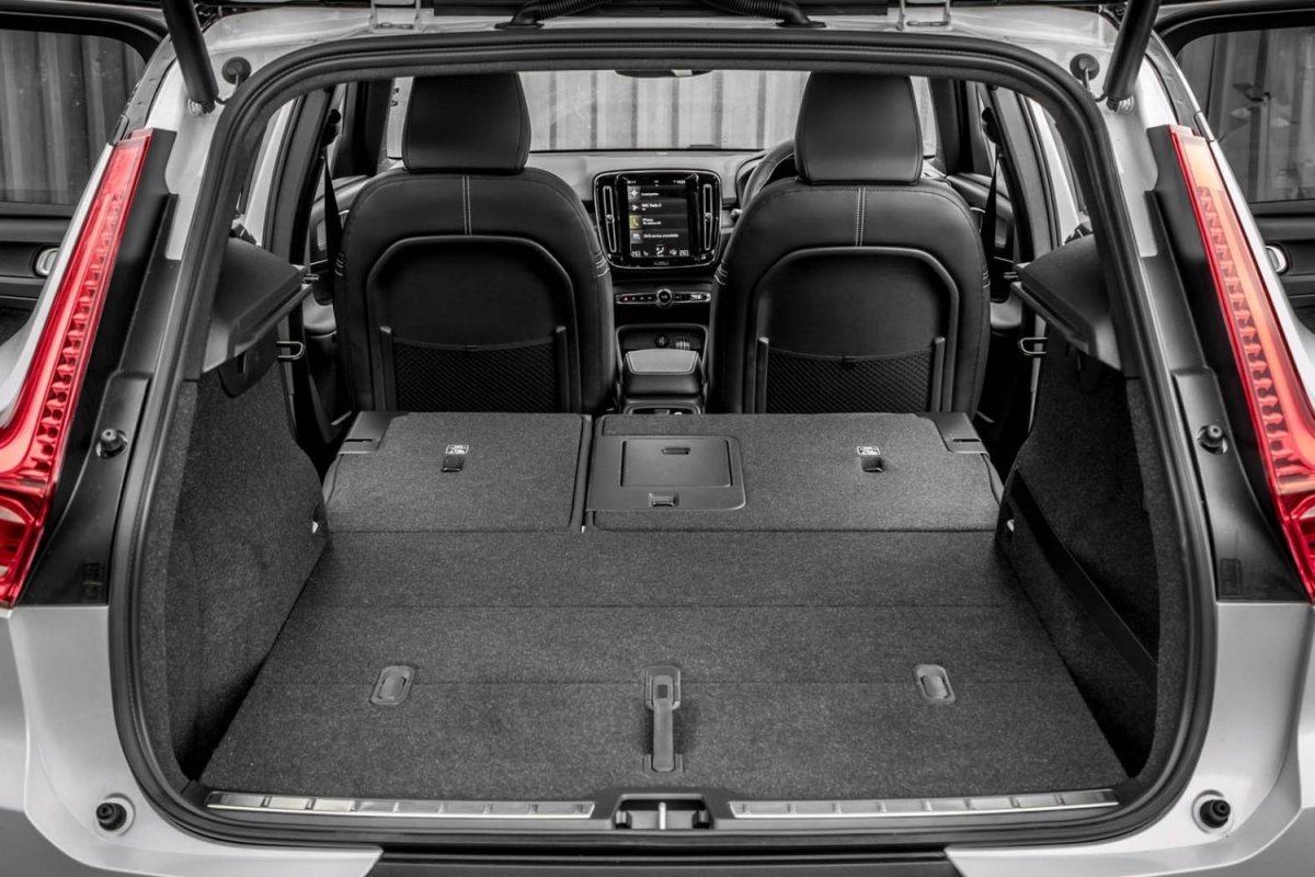 Volvo xc40 багажник