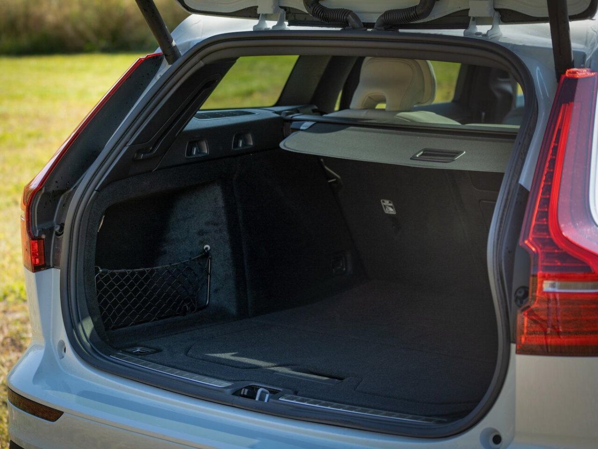 Багажник на Вольво v60 Cross Country