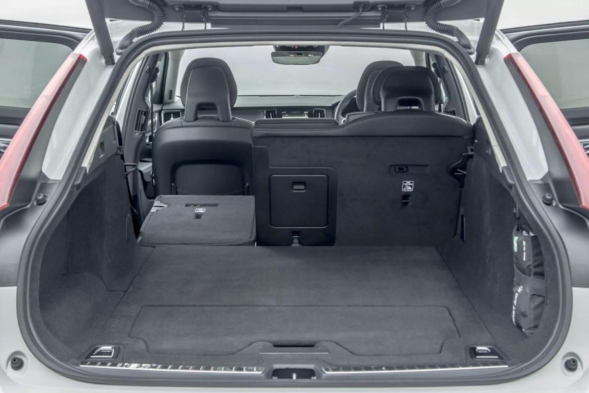 Volvo v90 Cross Country багажник