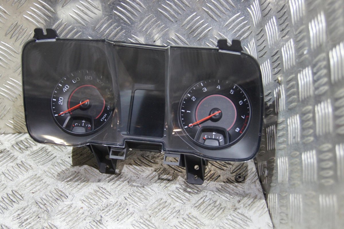 Панель приборов Шевроле Камаро